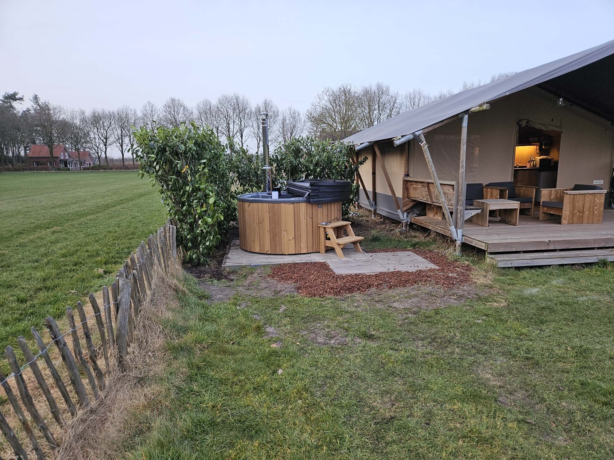 Safaritent met Jacuzzi